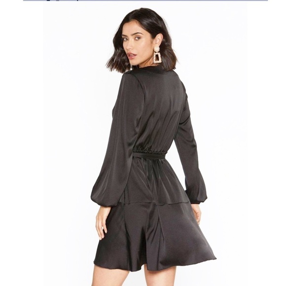 NASTY Gal Collection touch & go satin dress - Picture 2 of 13